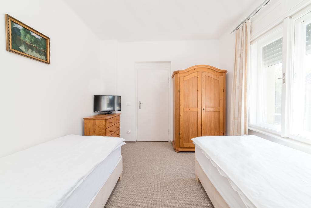 Apartment Forestine Guesthouse Heviz