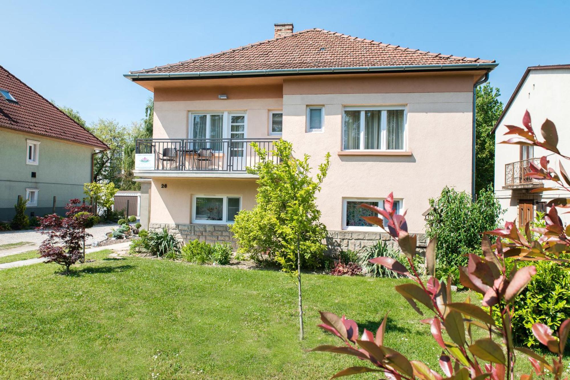 Forestine Guesthouse *